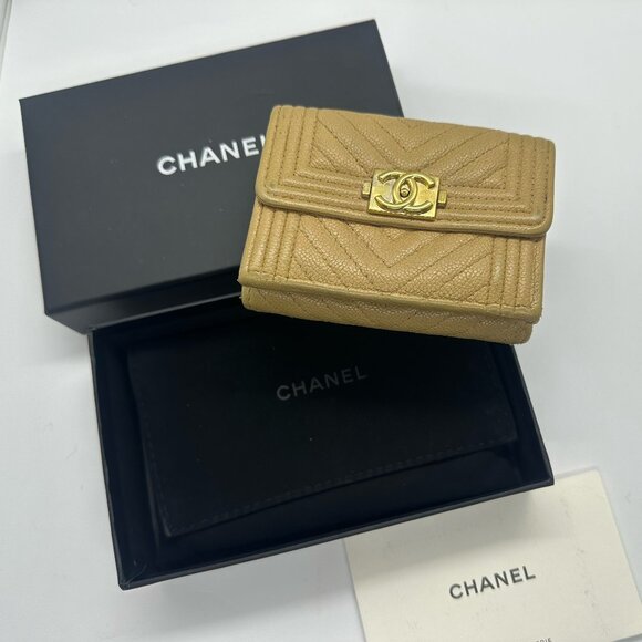 CHANEL Boy Flap Wallet Quilted Caviar Beige - Preowned, Box, Dust Bag - Picture 1 of 11